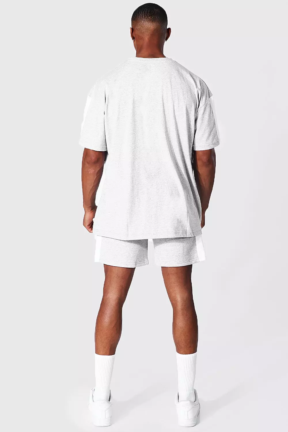 【boohoo】MAN Tシャツ＆ショートパンツセット boohoo OFFICIAL MAN Tシャツ & ショートパンツ セットアップ 黒